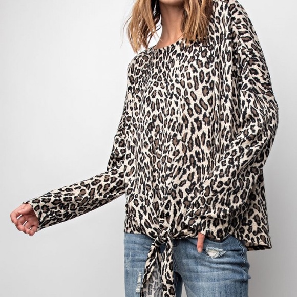 ⭐️Only 1 Left⭐️NWT Here Me Roar Top - Picture 4 of 5